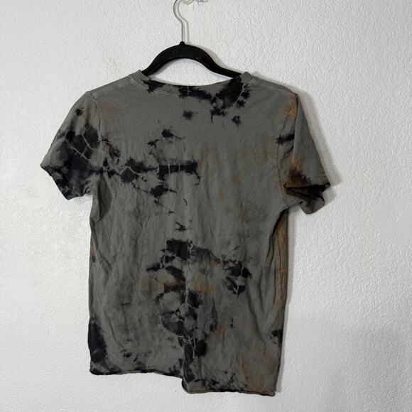 Affliction Cross Split Neck Short Sleeve Tee Shirt Size Small - Picture 2 of 5